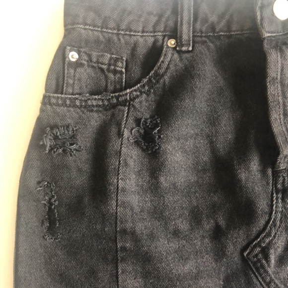 Miss Selfridge Distressed Mini Skirt Faded Black Denim Frayed Hemline size 8 - Picture 3 of 9